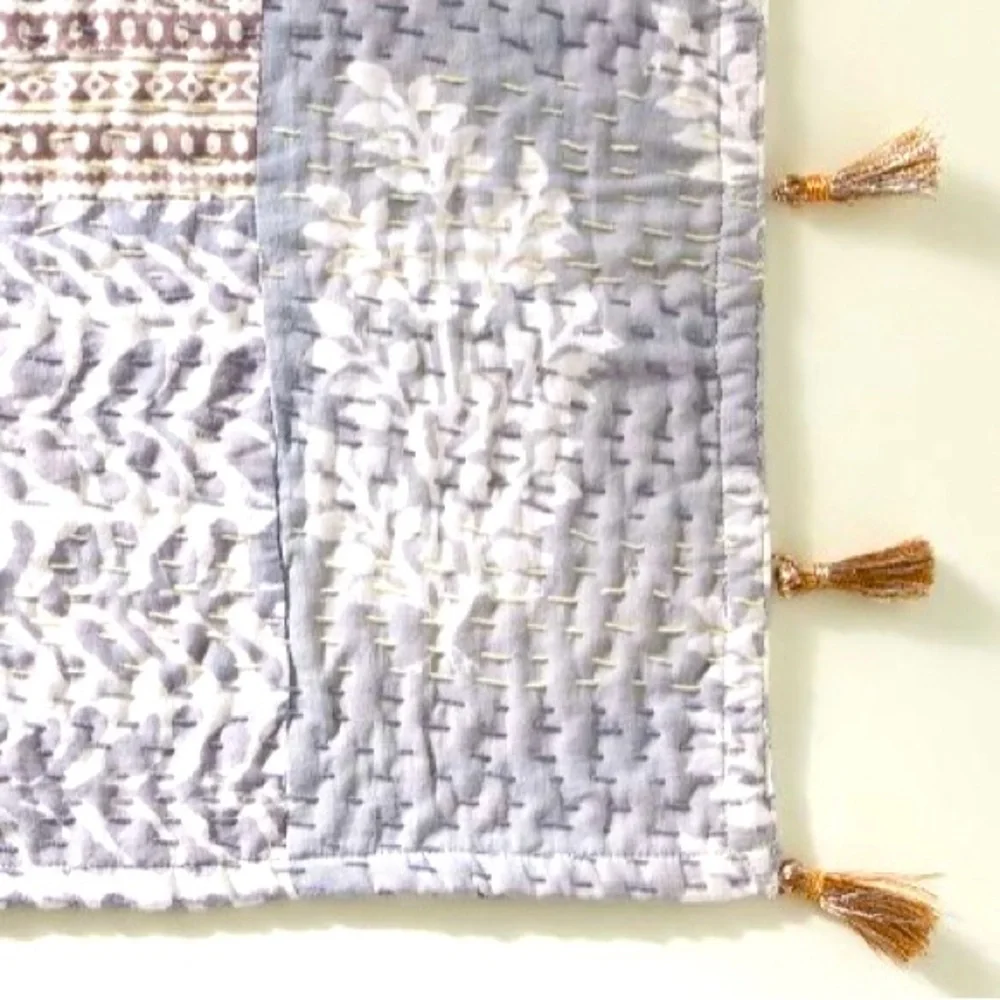 New in Package Anthropologie Heritage Kantha Placemat-Gray Motif - Picture 5 of 8